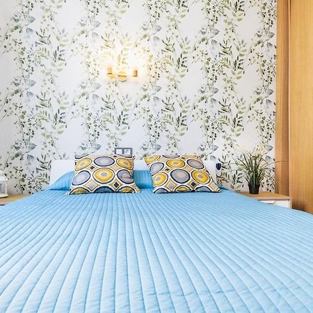 -Malagasunapts- Modern Citycentre Pool&Parking Екстер'єр фото