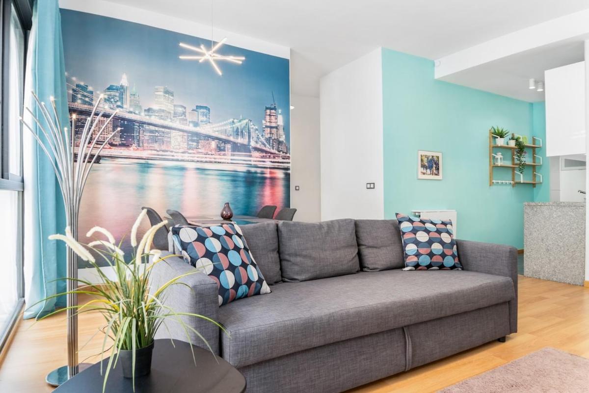 -Malagasunapts- Modern Citycentre Pool&Parking Екстер'єр фото