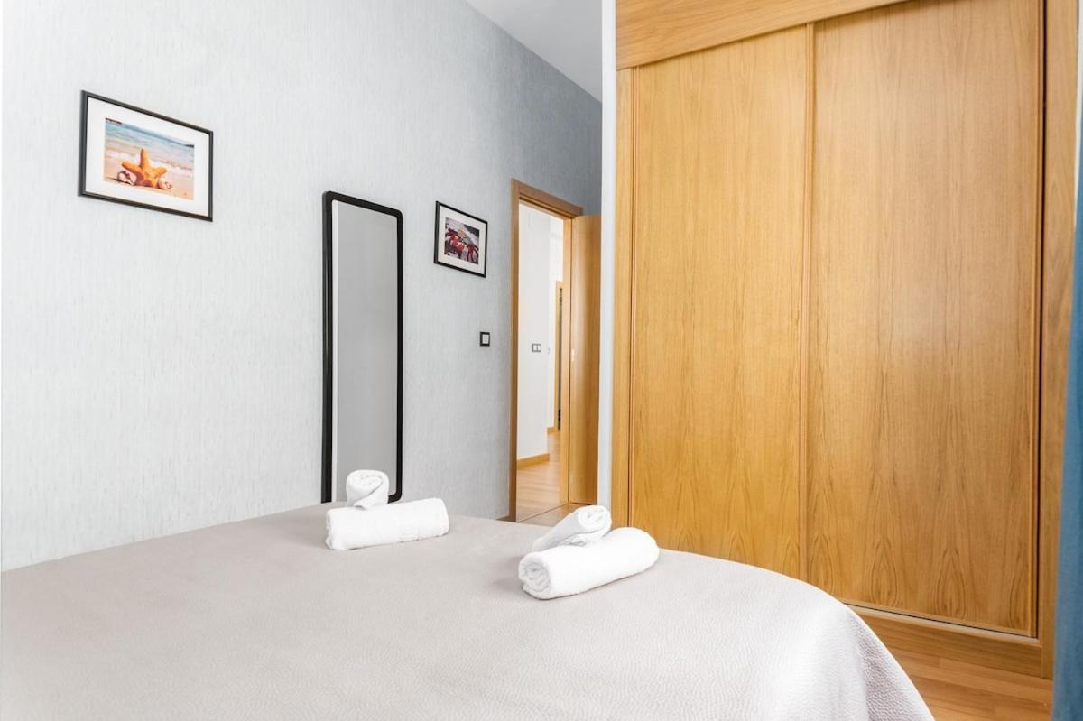 -Malagasunapts- Modern Citycentre Pool&Parking Екстер'єр фото
