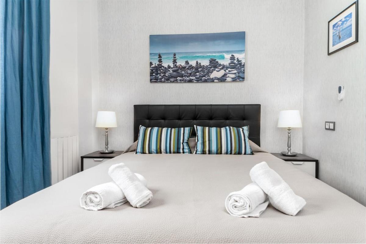 -Malagasunapts- Modern Citycentre Pool&Parking Екстер'єр фото