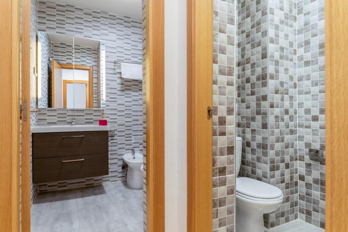 -Malagasunapts- Modern Citycentre Pool&Parking Екстер'єр фото